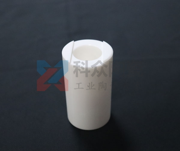 高鋁陶瓷耐磨管是什么？它的優(yōu)點(diǎn)在哪？